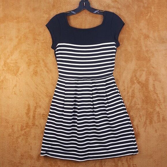 FRENCH CONNECTION Fit Flare Dress Womens Size 6 Black Stripe Cut Out Pleated - Picture 1 of 8